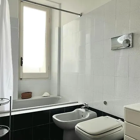 Silenzioso E Spazioso In Centro Appartement *