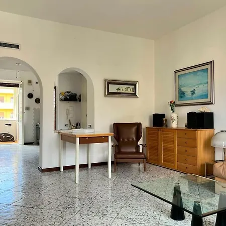 Silenzioso E Spazioso In Centro Appartement *